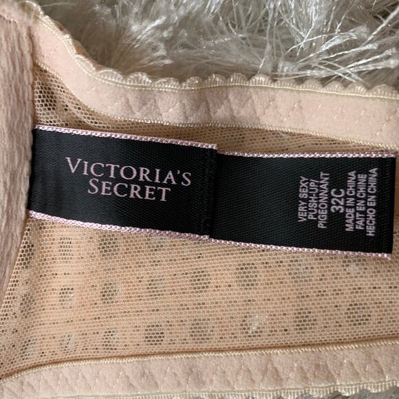 Victoria's Secret Very Sexy Push Up 32 C Nude Lace Weave Texture - Picture 2 of 8